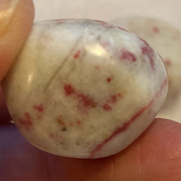 2 Cinnabar tumbles & 1 small Rhodonite star - Picture 9 of 16